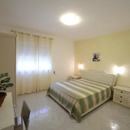 Nocleg ze śniadaniem Costa Doro - *